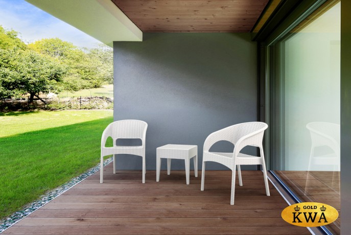 Кресло пластиковое плетеное