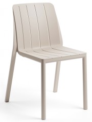 Стул пластиковый