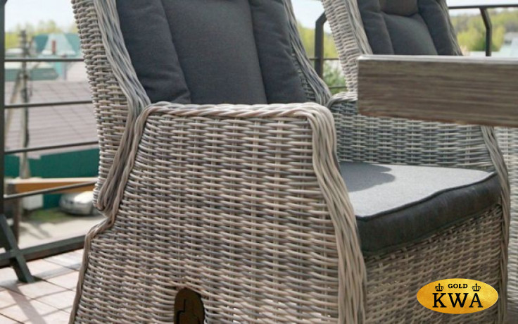 Регулируемое кресло из ротанга ВЕРОНА в комплекте с подушками