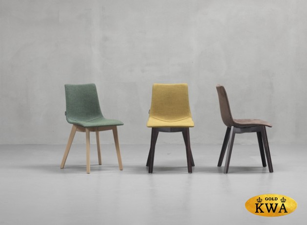 Стул с обивкой