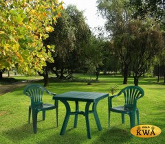 Стол пластиковый обеденный