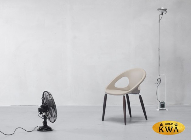 Кресло пластиковое