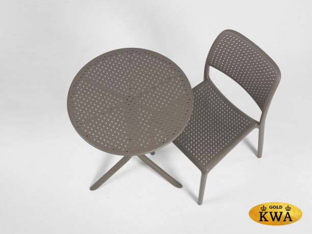 Стул пластиковый