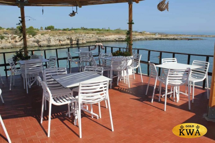 Стул пластиковый