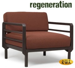 Кресло пластиковое с подушками