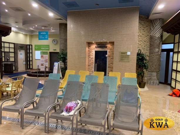 Лаунж-кресло пластиковое