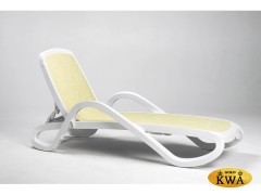 Шезлонг-лежак пластиковый