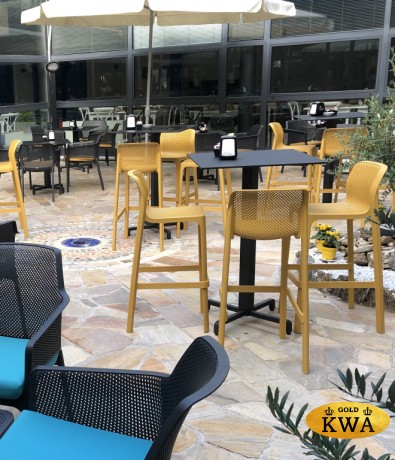 Стул пластиковый барный