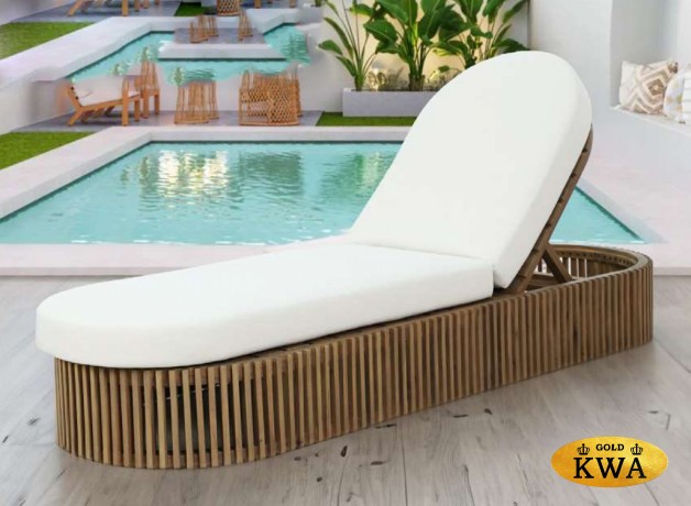 Шезлонг-лежак деревянный с матрасом