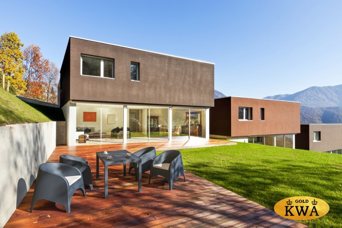 Стол пластиковый