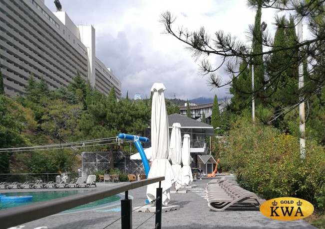 Шезлонг-лежак пластиковый