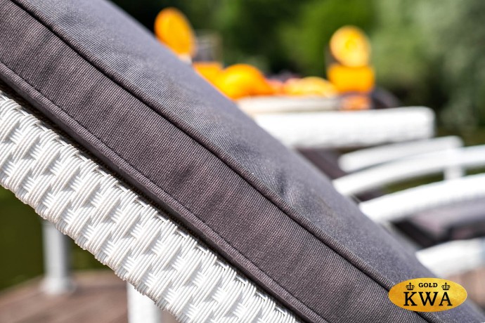 Комплект для отдыха из искусственного ротанга MILANO белый Joygarden