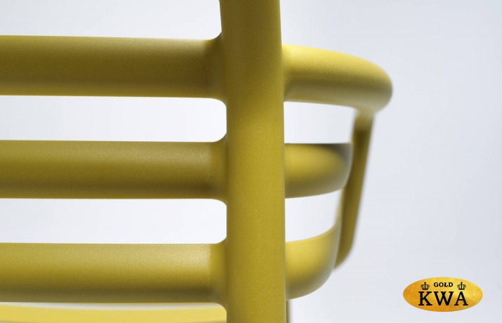 Кресло пластиковое