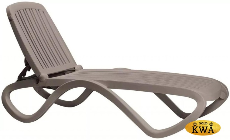 Шезлонг-лежак пластиковый