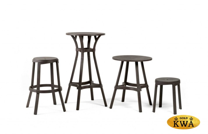 Стол пластиковый обеденный