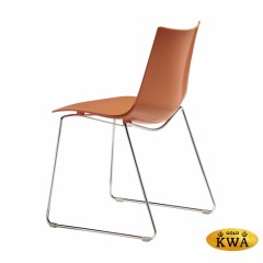 Стул пластиковый на полозьях