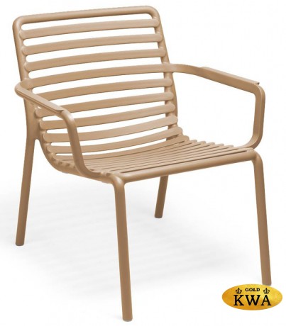 Лаунж-кресло пластиковое