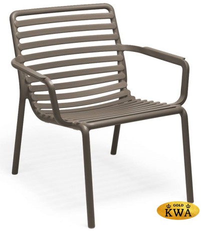 Лаунж-кресло пластиковое