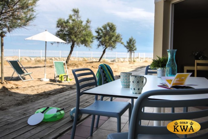 Стул пластиковый