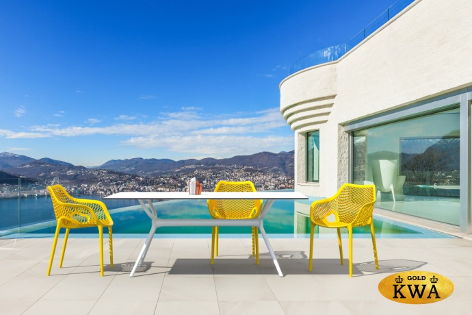 Кресло пластиковое