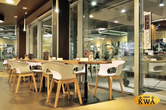 Кресло пластиковое