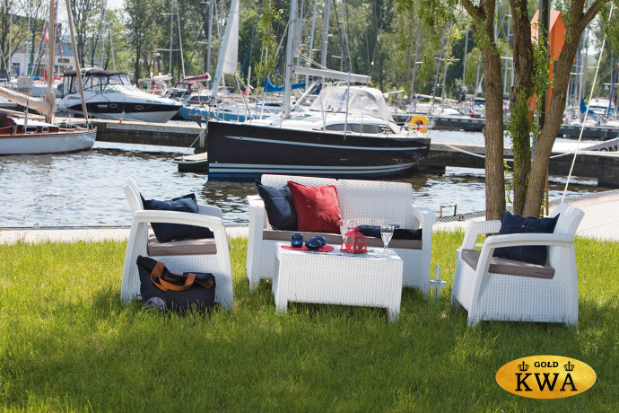 Комплект пластиковой мебели Corfu set