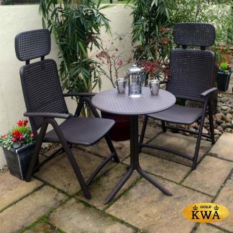 Стол пластиковый обеденный