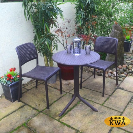 Стол пластиковый обеденный