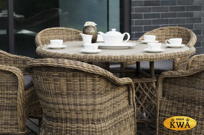 "Равенна" плетеное кресло из искусственного ротанга, цвет соломенный с серо-коричневой подушкой