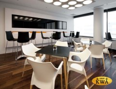 Стул барный с обивкой