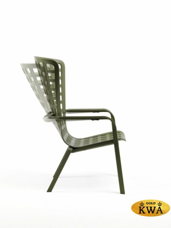 Лаунж-кресло пластиковое с подушкой