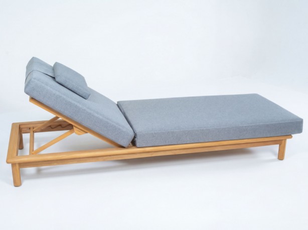 Шезлонг САПОРИ тик, светло-серый матрас, подушка