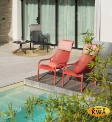 Лаунж-кресло пластиковое с подушкой