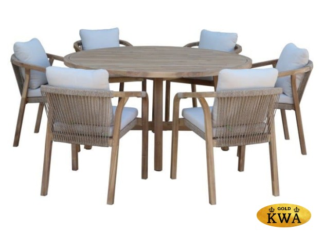 Стол деревянный обеденный