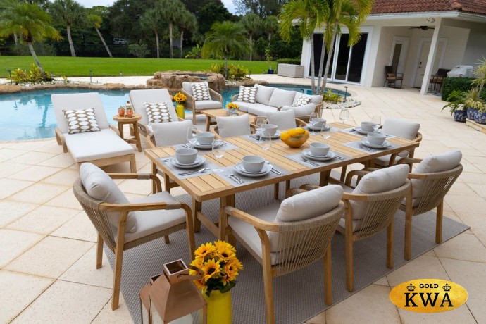 Комплект деревянной мебели