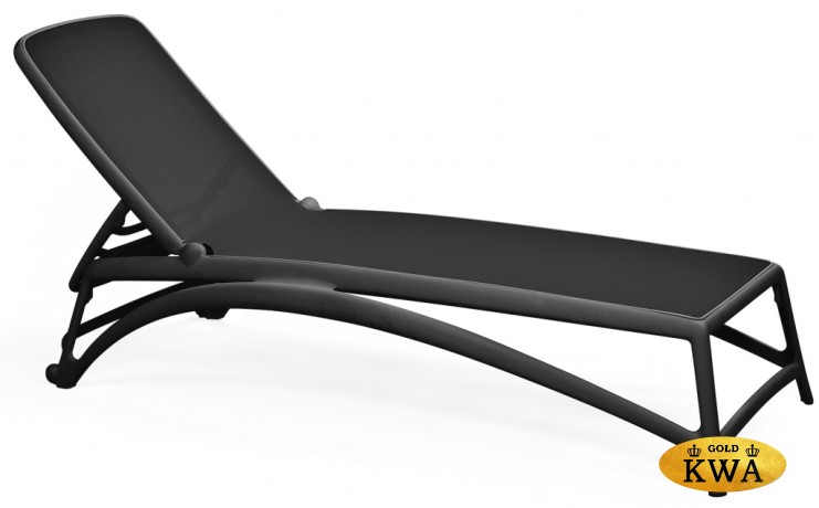 Шезлонг-лежак пластиковый