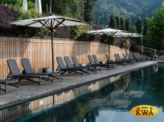 Шезлонг-лежак пластиковый