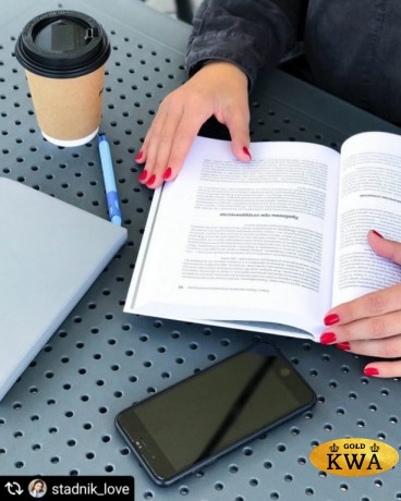 Стол пластиковый