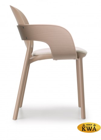 Кресло пластиковое с обивкой