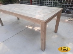 Стол деревянный обеденный