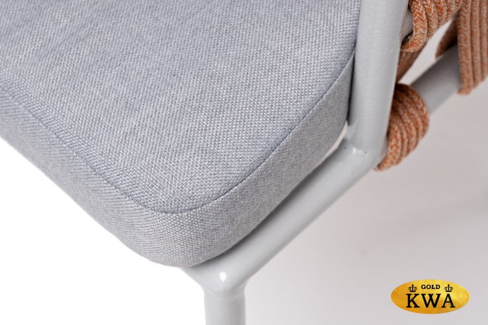 "Диего" стул плетеный из роупа, каркас из стали светло-серый (RAL7035) шагрень, роуп оранжевый меланж круглый, ткань светло-серая