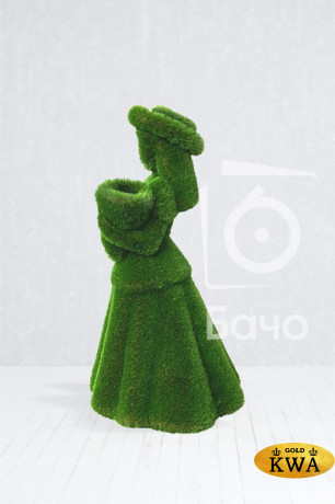 Топиари ландшафтная фигура Девочка с букетом