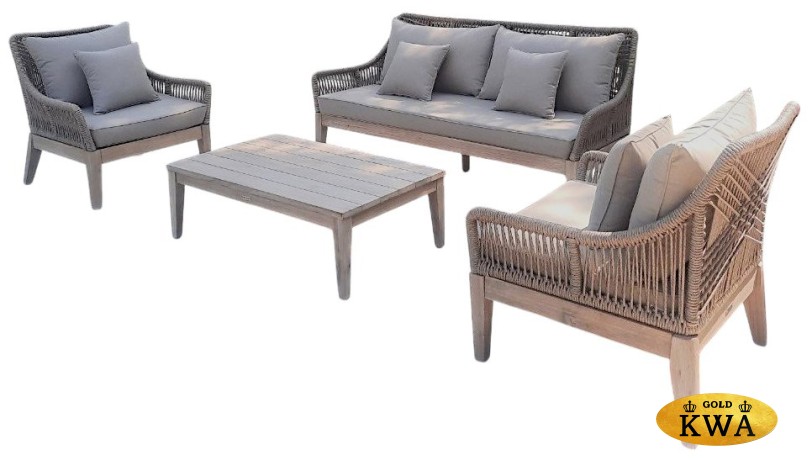 Комплект деревянной мебели