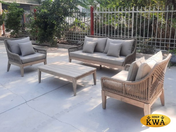 Комплект деревянной мебели