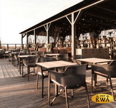 Кресло пластиковое