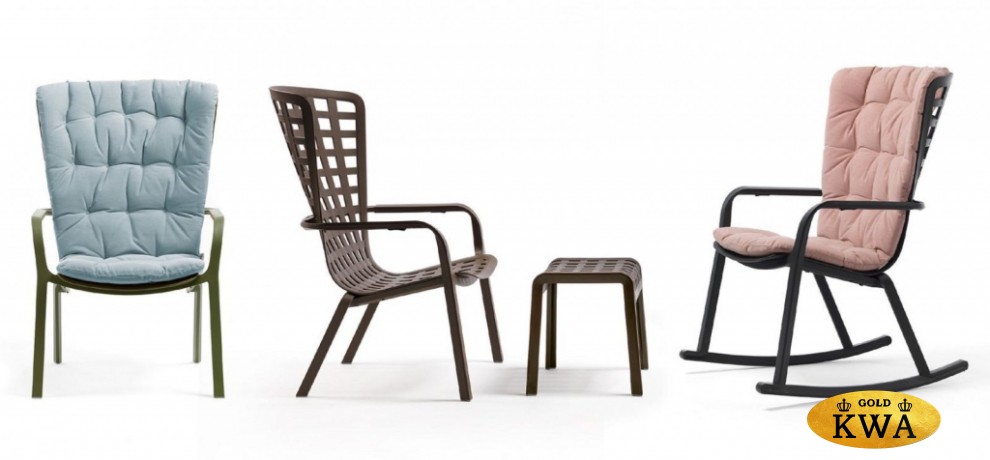 Лаунж-кресло пластиковое с подушкой