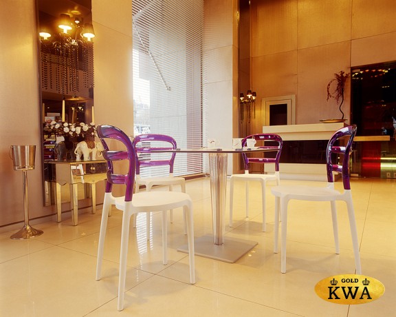 Стул пластиковый