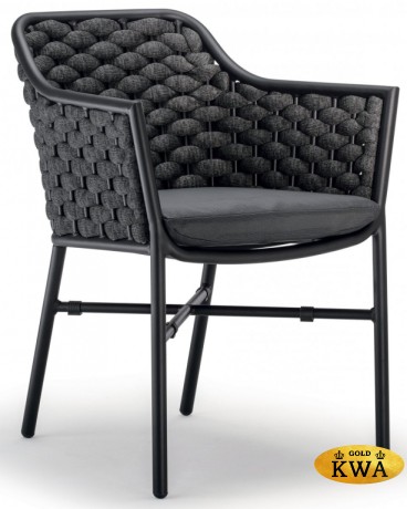 Кресло плетеное с подушками