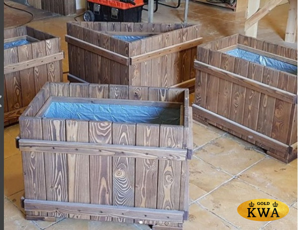 Треугольное кашпо из дерева (комплект)