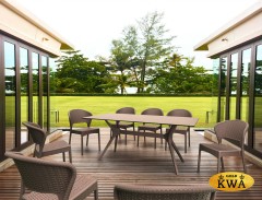 Стол пластиковый